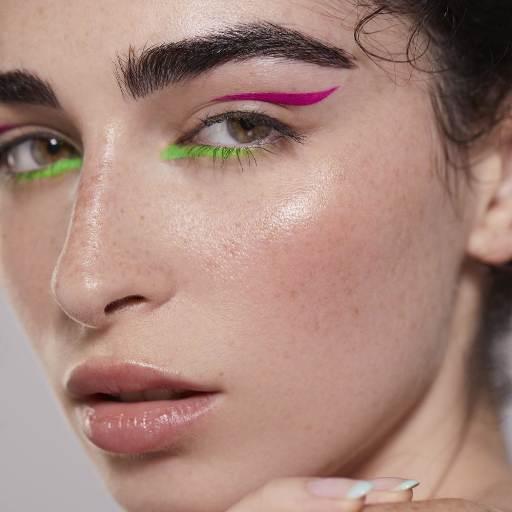 beautiful-caucasian-woman-with-colorful-eyeliner